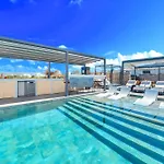 Grey Grand Private Pool Vila