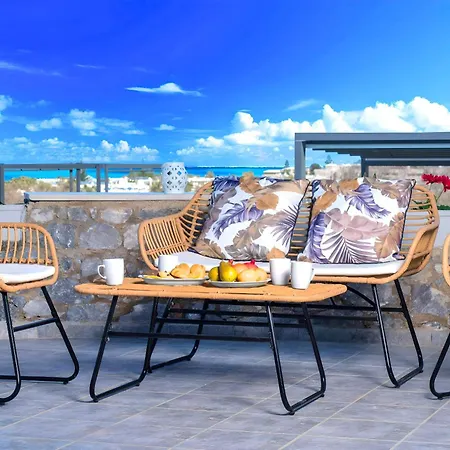 Grey Grand Private Pool